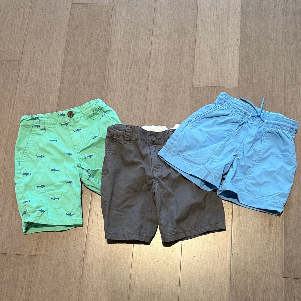 Kids Shark Print Green, Gray, and Blue Shorts Set Size 6-7